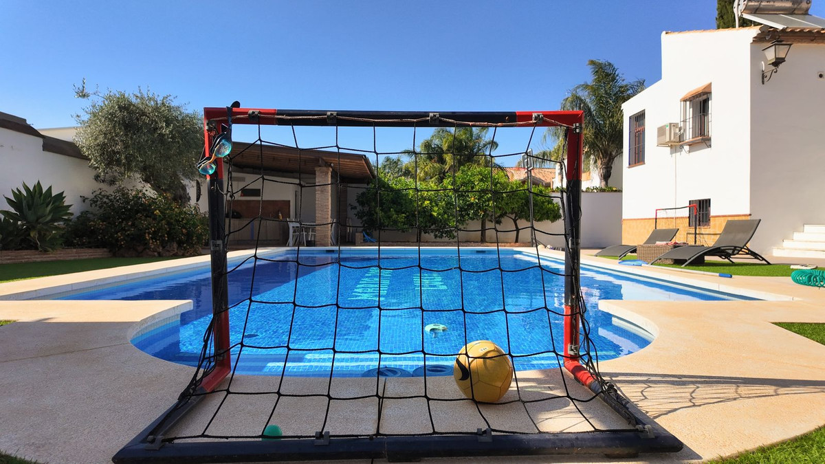 3 Bed Townhouse for sale in Alhaurín El Grande Costa Del Sol, Málaga, Spain