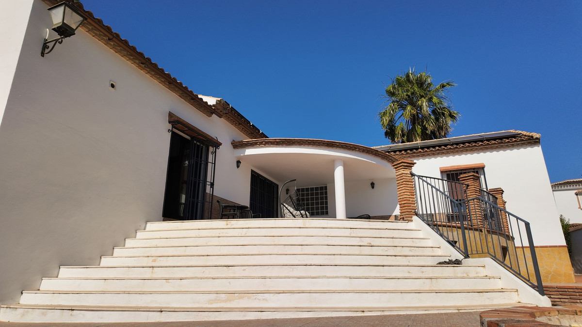 3 Bed Townhouse for sale in Alhaurín El Grande Costa Del Sol, Málaga, Spain