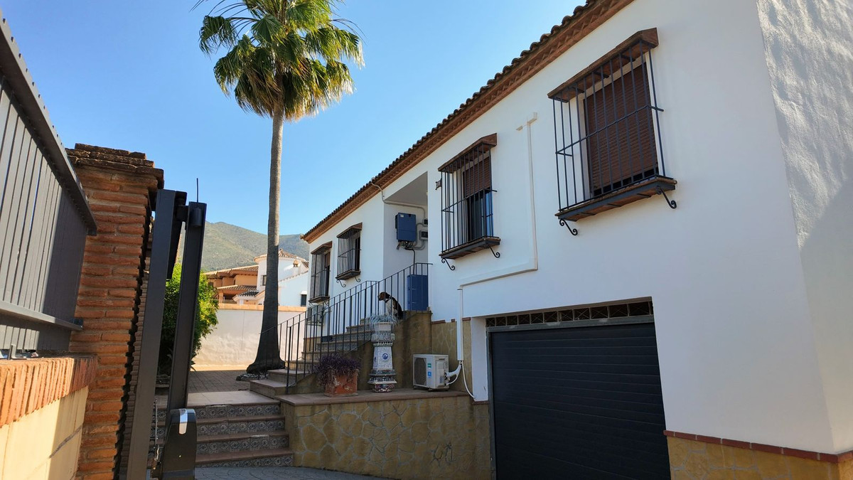 3 Bed Townhouse for sale in Alhaurín El Grande Costa Del Sol, Málaga, Spain