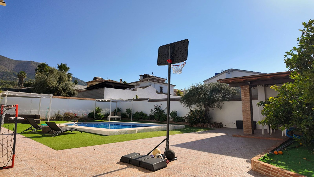 3 Bed Townhouse for sale in Alhaurín El Grande Costa Del Sol, Málaga, Spain