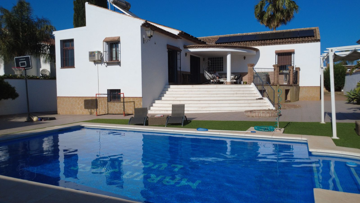 3 Bed Townhouse for sale in Alhaurín El Grande Costa Del Sol, Málaga, Spain
