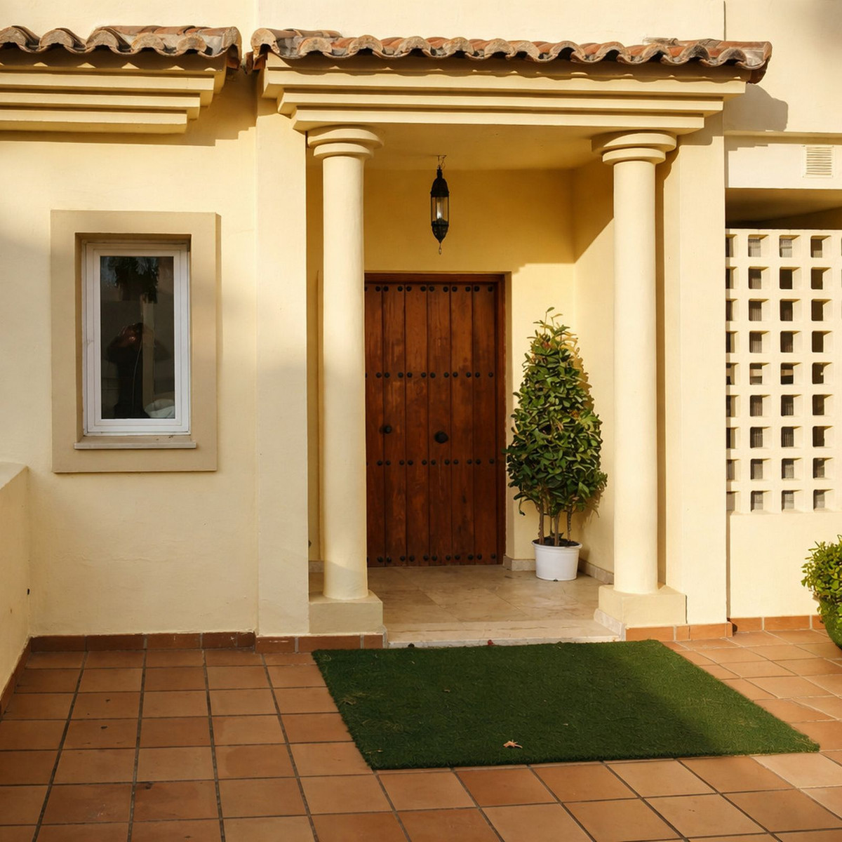 Se vende Apartamento Planta Baja de 3 dormitorios en Costa Del Sol, Cadiz, España