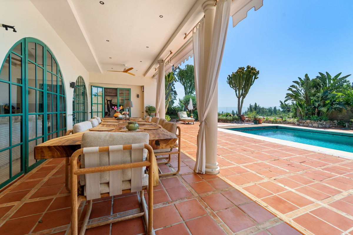 8 Bed Townhouse for sale in Benalmadena Costa Del Sol, Málaga, Spain