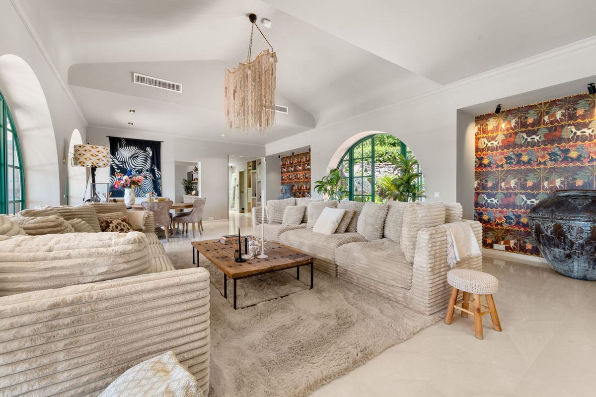 8 Bed Townhouse for sale in Benalmadena Costa Del Sol, Málaga, Spain