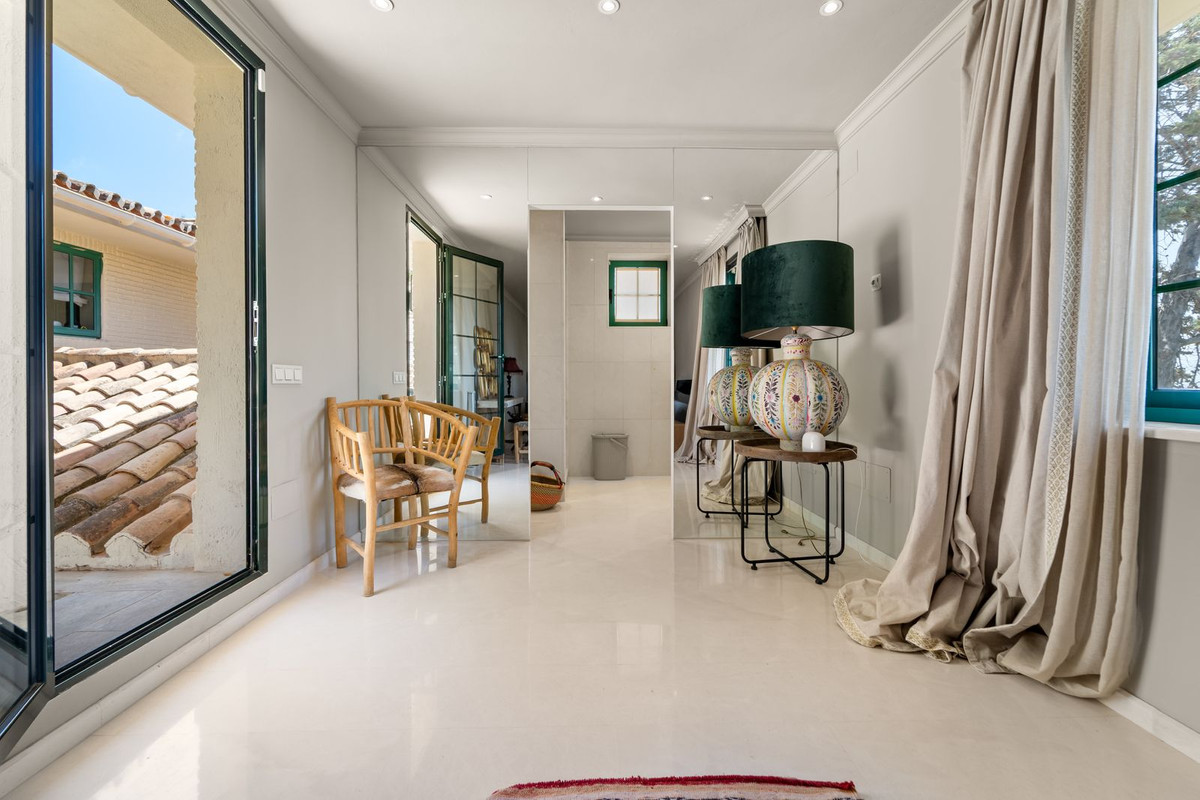 8 Bed Townhouse for sale in Benalmadena Costa Del Sol, Málaga, Spain
