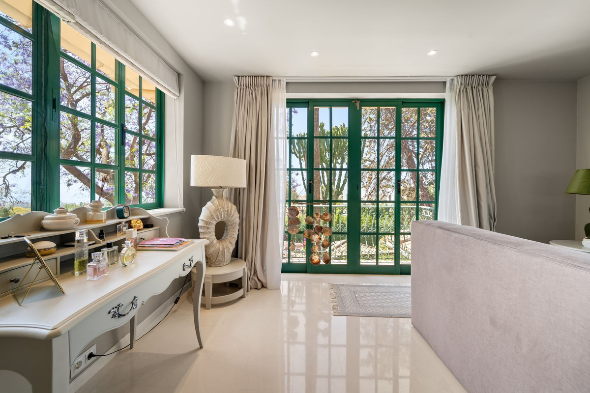 8 Bed Townhouse for sale in Benalmadena Costa Del Sol, Málaga, Spain