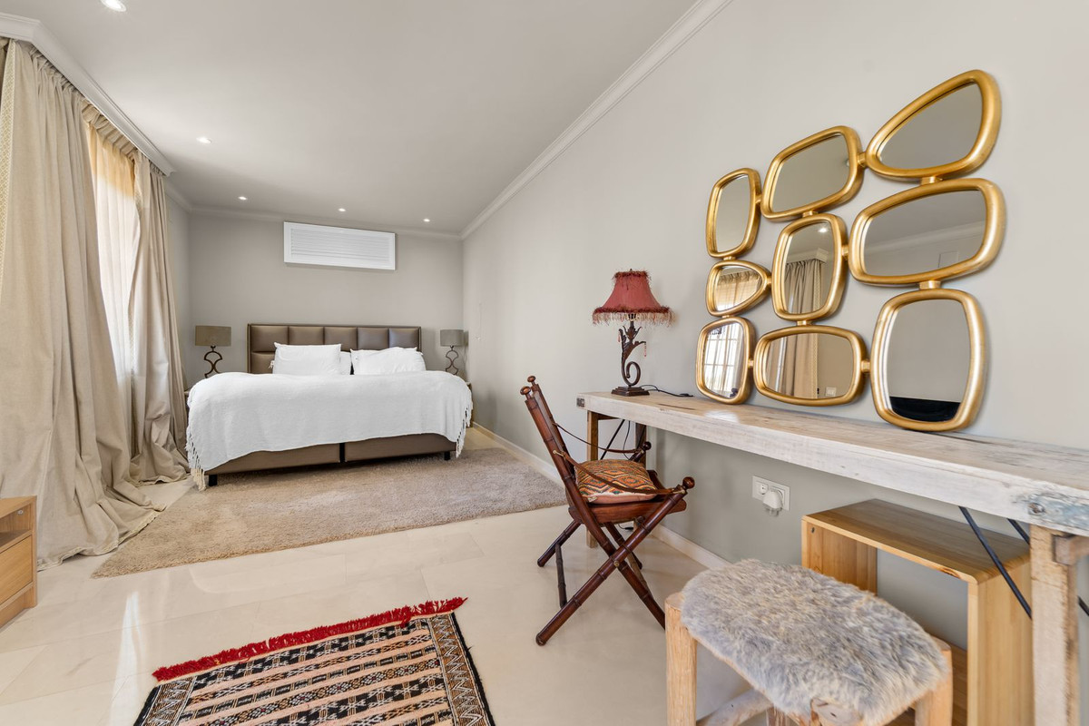 8 Bed Townhouse for sale in Benalmadena Costa Del Sol, Málaga, Spain