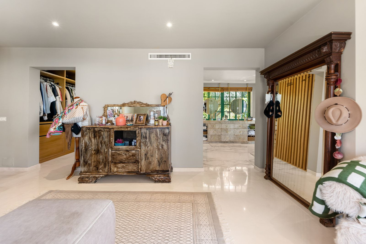 8 Bed Townhouse for sale in Benalmadena Costa Del Sol, Málaga, Spain