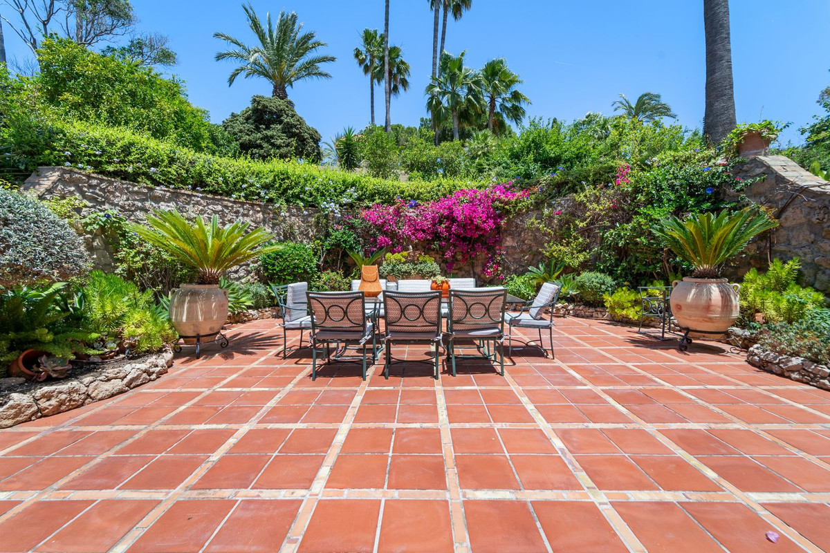 8 Bed Townhouse for sale in Benalmadena Costa Del Sol, Málaga, Spain