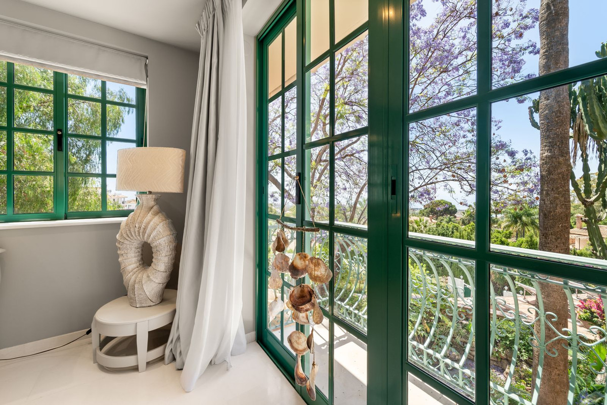 8 Bed Townhouse for sale in Benalmadena Costa Del Sol, Málaga, Spain