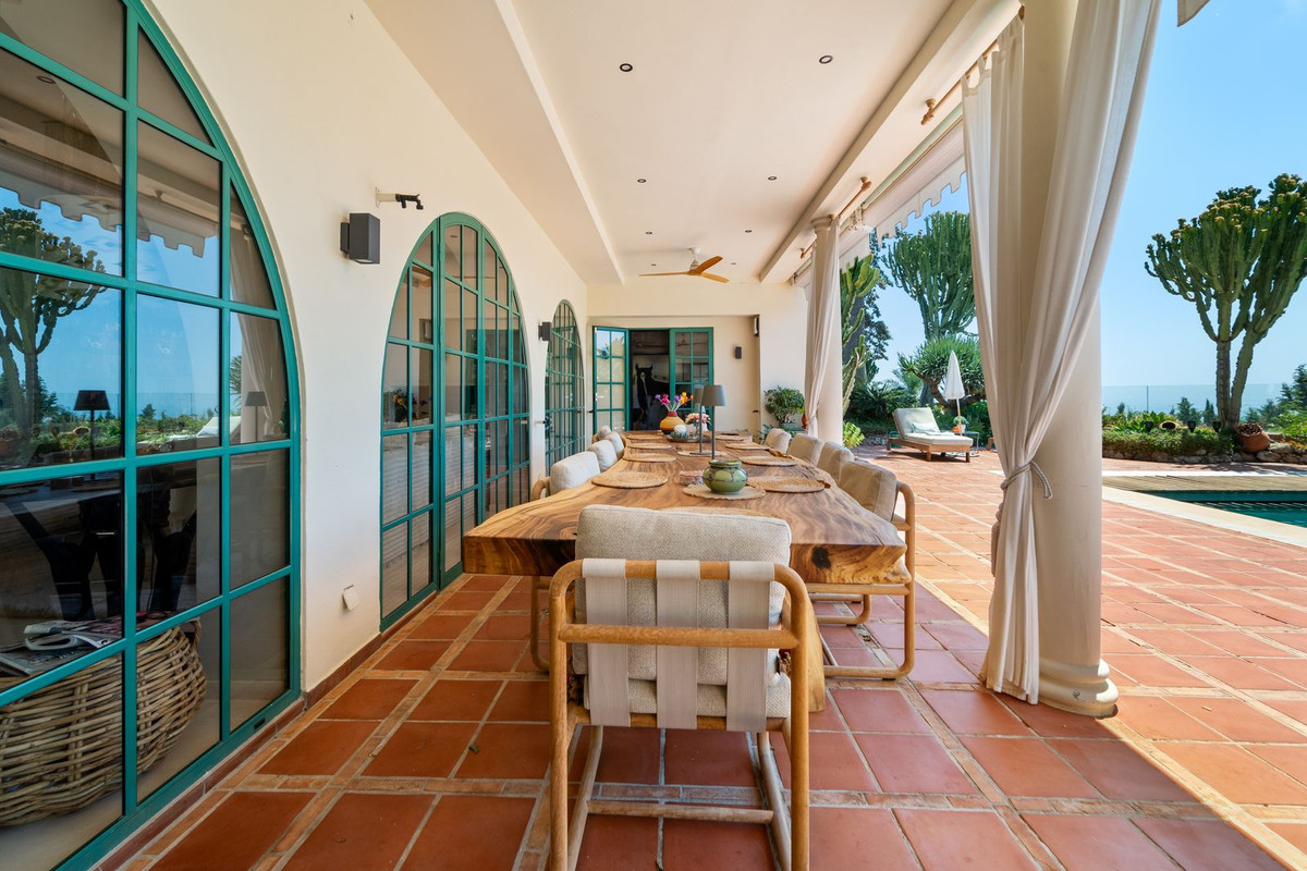 8 Bed Townhouse for sale in Benalmadena Costa Del Sol, Málaga, Spain