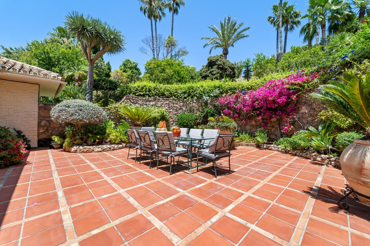 8 Bed Townhouse for sale in Benalmadena Costa Del Sol, Málaga, Spain