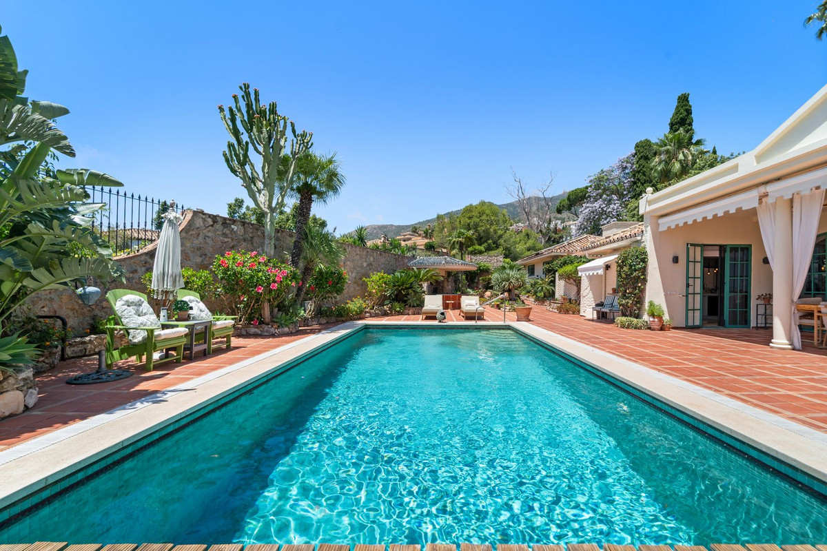 8 Bed Townhouse for sale in Benalmadena Costa Del Sol, Málaga, Spain