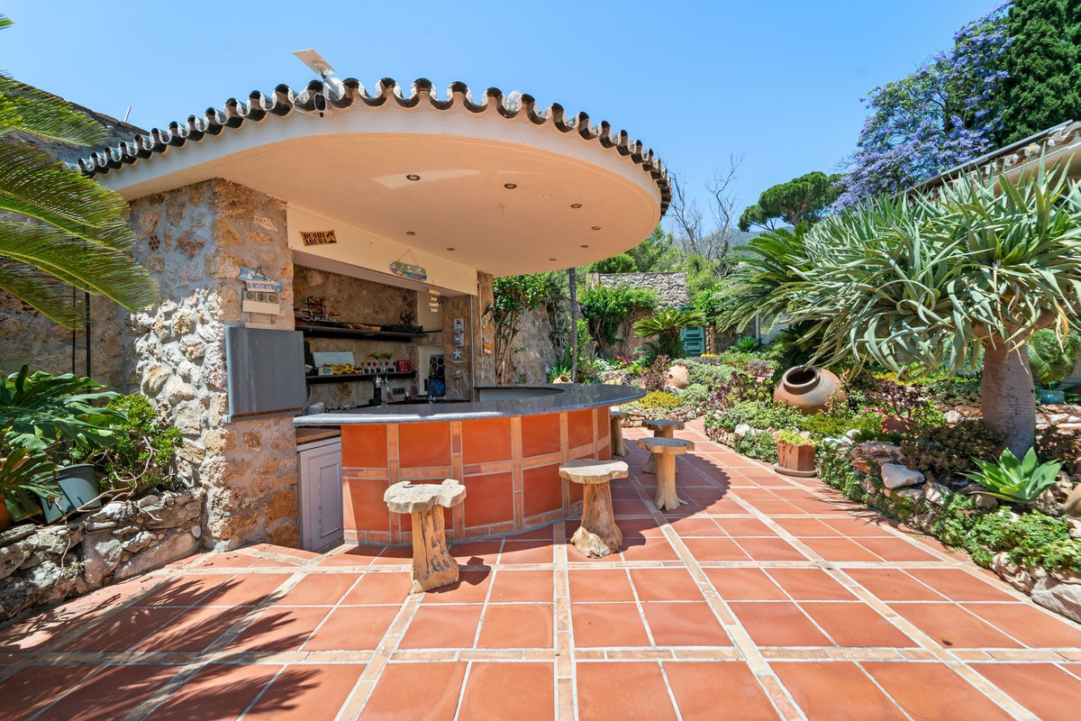 8 Bed Townhouse for sale in Benalmadena Costa Del Sol, Málaga, Spain