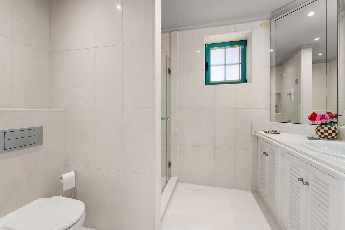 8 Bed Townhouse for sale in Benalmadena Costa Del Sol, Málaga, Spain