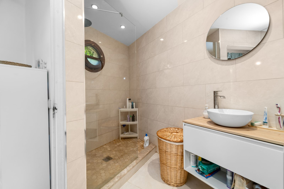 8 Bed Townhouse for sale in Benalmadena Costa Del Sol, Málaga, Spain