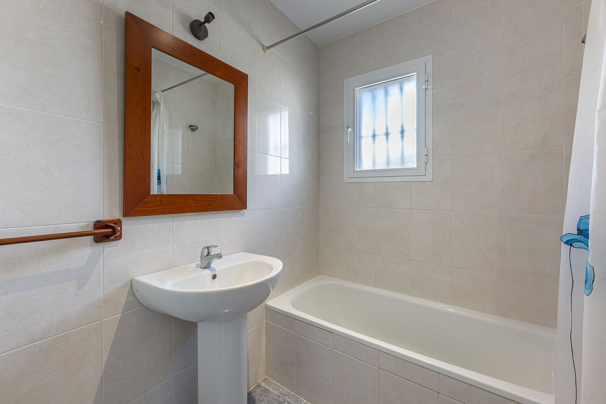 Se vende Adosada de 4 dormitorios en Costa Del Sol, Málaga, España