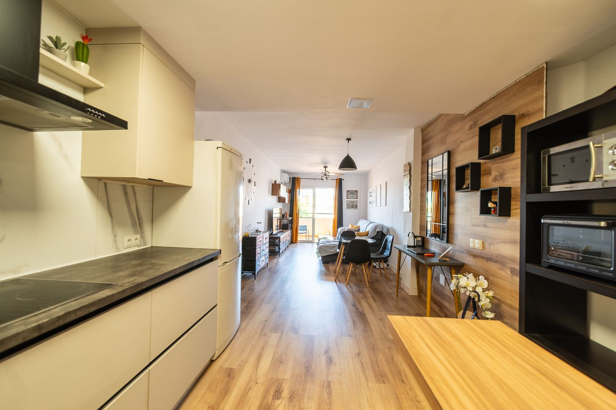 Se vende Apartamento Planta Media de 2 dormitorios en Costa Del Sol, Málaga, España