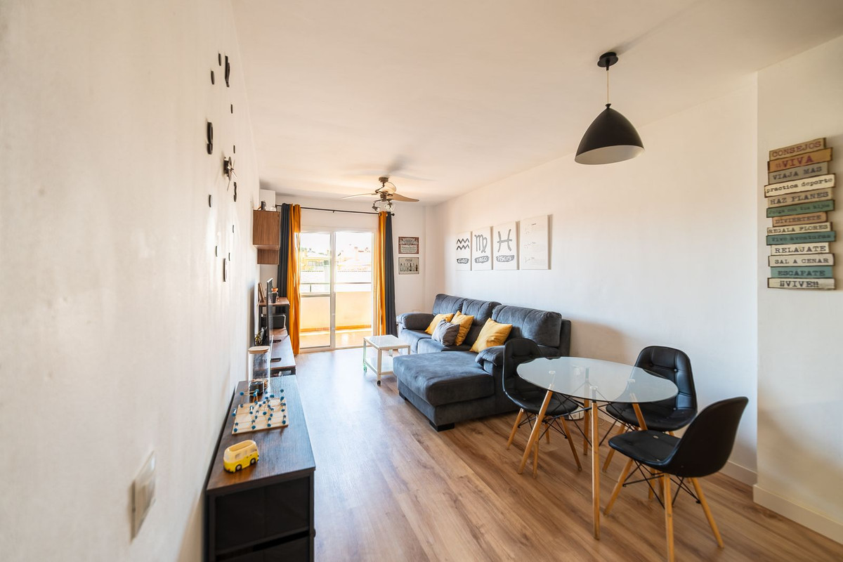 Se vende Apartamento Planta Media de 2 dormitorios en Costa Del Sol, Málaga, España