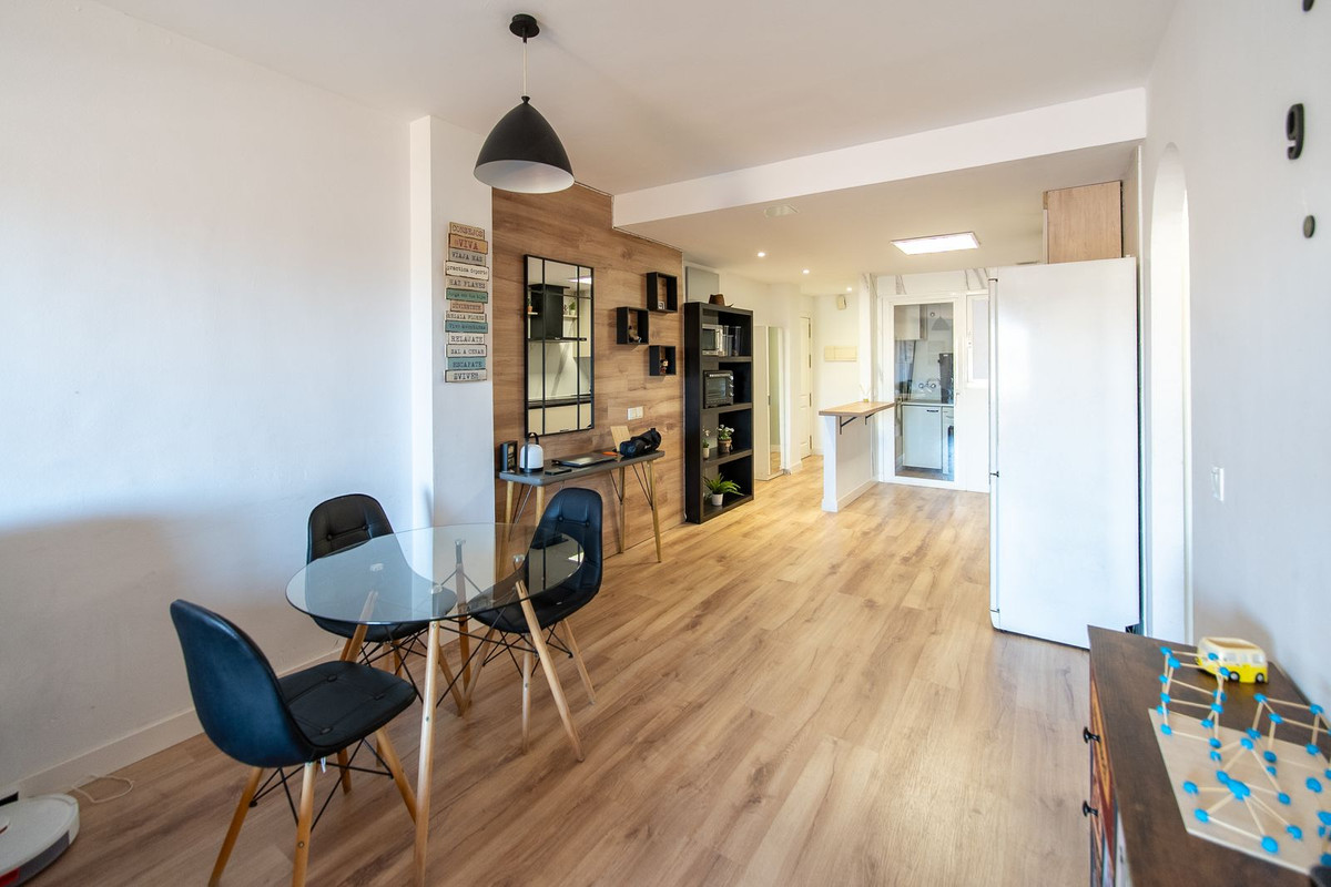 Se vende Apartamento Planta Media de 2 dormitorios en Costa Del Sol, Málaga, España