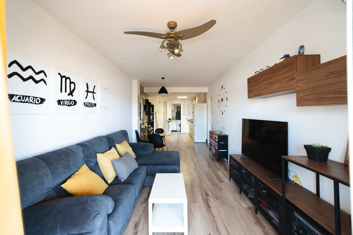 Se vende Apartamento Planta Media de 2 dormitorios en Costa Del Sol, Málaga, España
