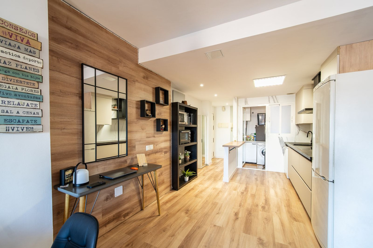 Se vende Apartamento Planta Media de 2 dormitorios en Costa Del Sol, Málaga, España