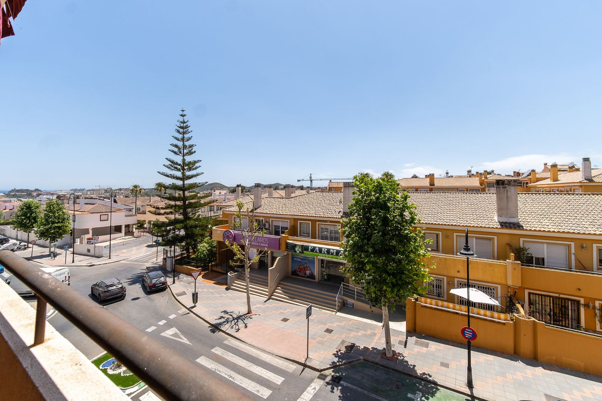 Se vende Apartamento Planta Media de 2 dormitorios en Costa Del Sol, Málaga, España