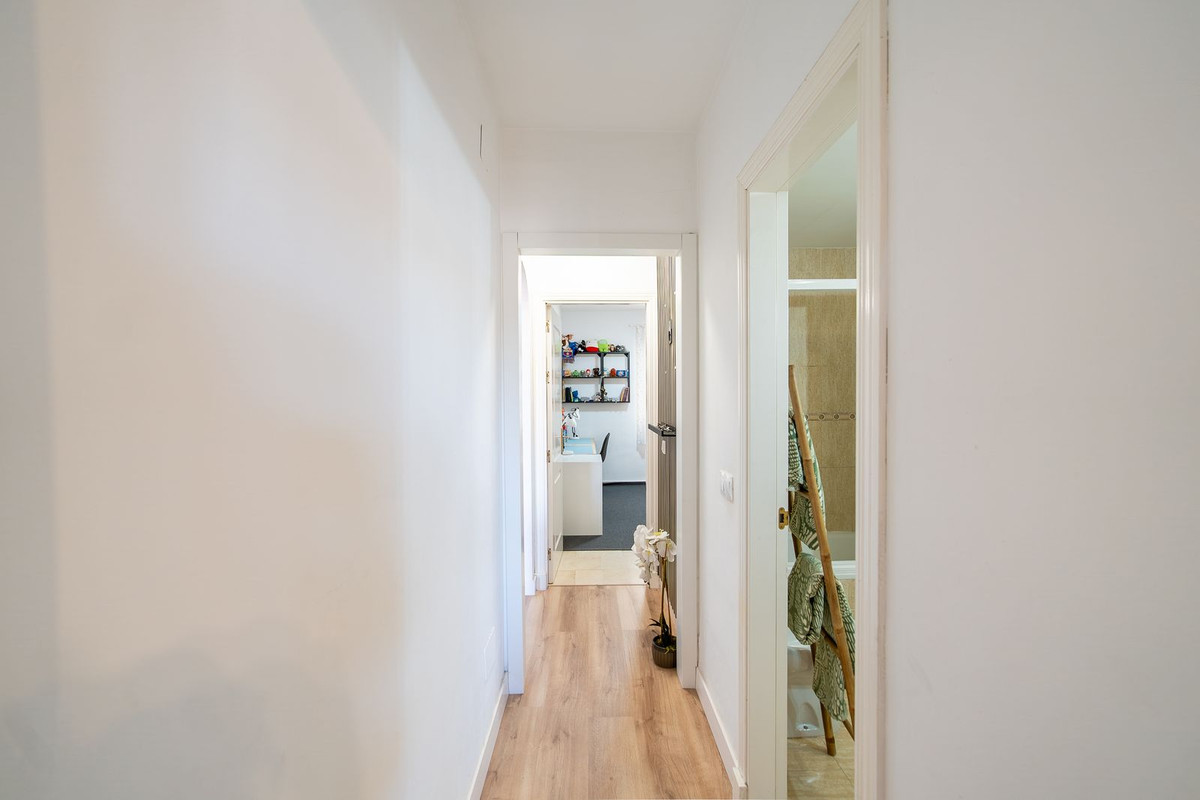 Se vende Apartamento Planta Media de 2 dormitorios en Costa Del Sol, Málaga, España