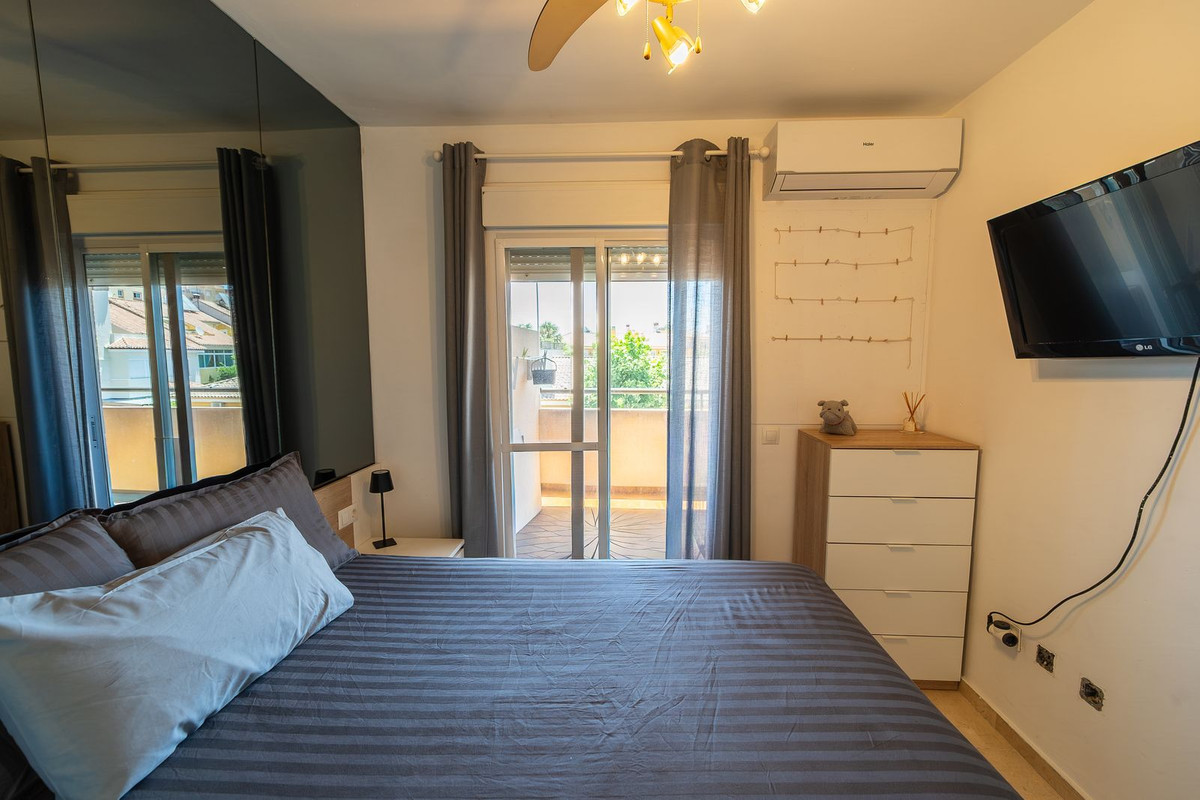 Se vende Apartamento Planta Media de 2 dormitorios en Costa Del Sol, Málaga, España