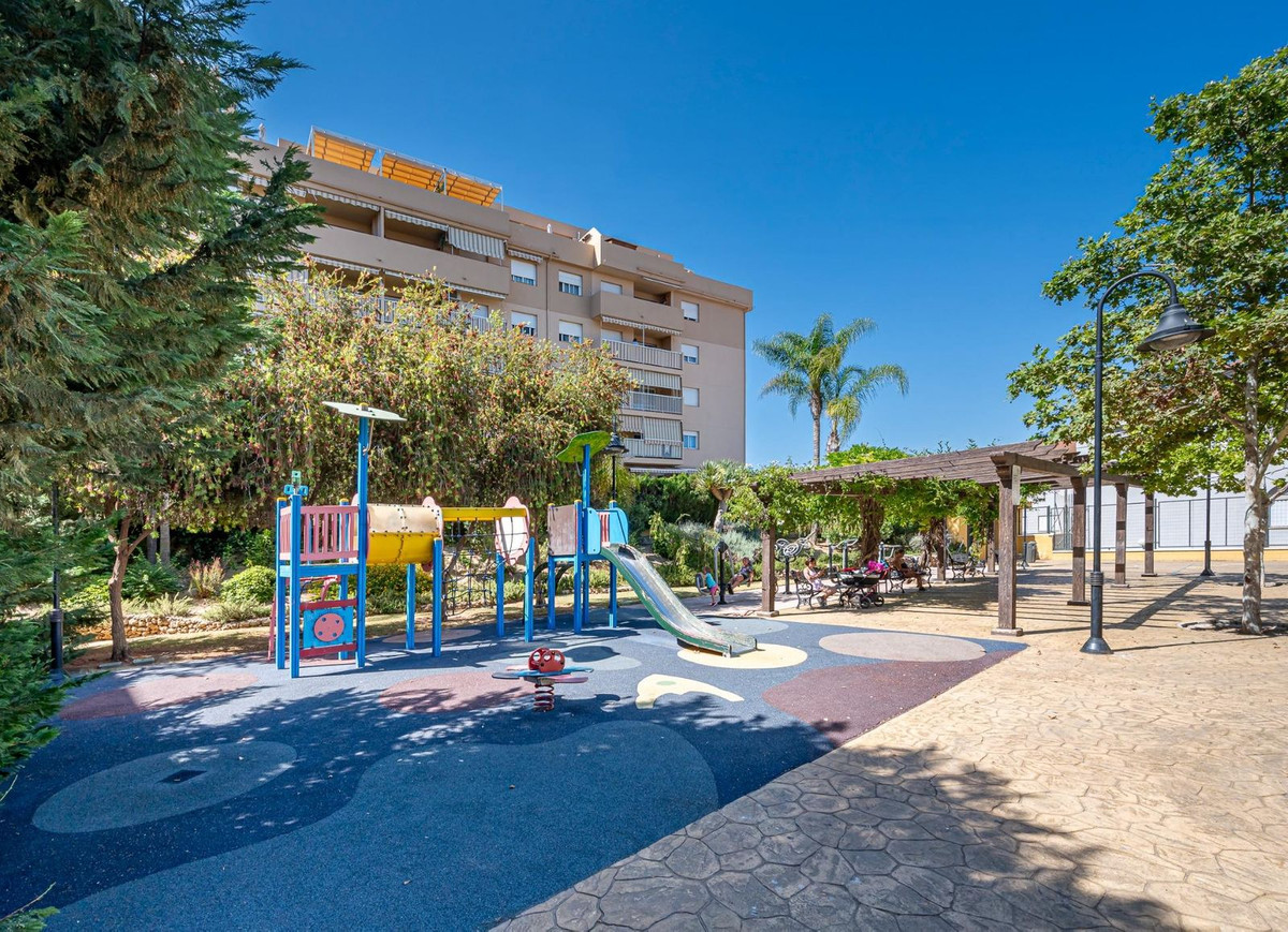 Se vende Apartamento Planta Media de 2 dormitorios en Costa Del Sol, Málaga, España