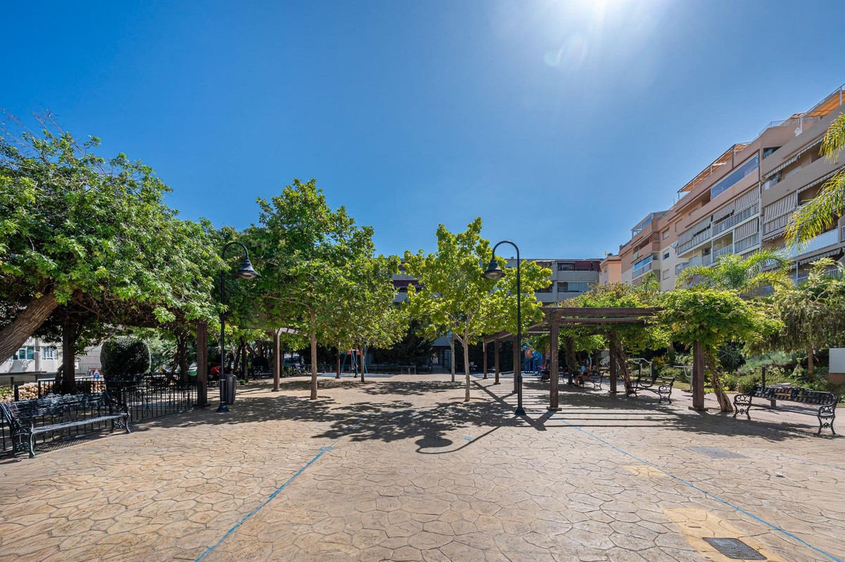 Se vende Apartamento Planta Media de 2 dormitorios en Costa Del Sol, Málaga, España