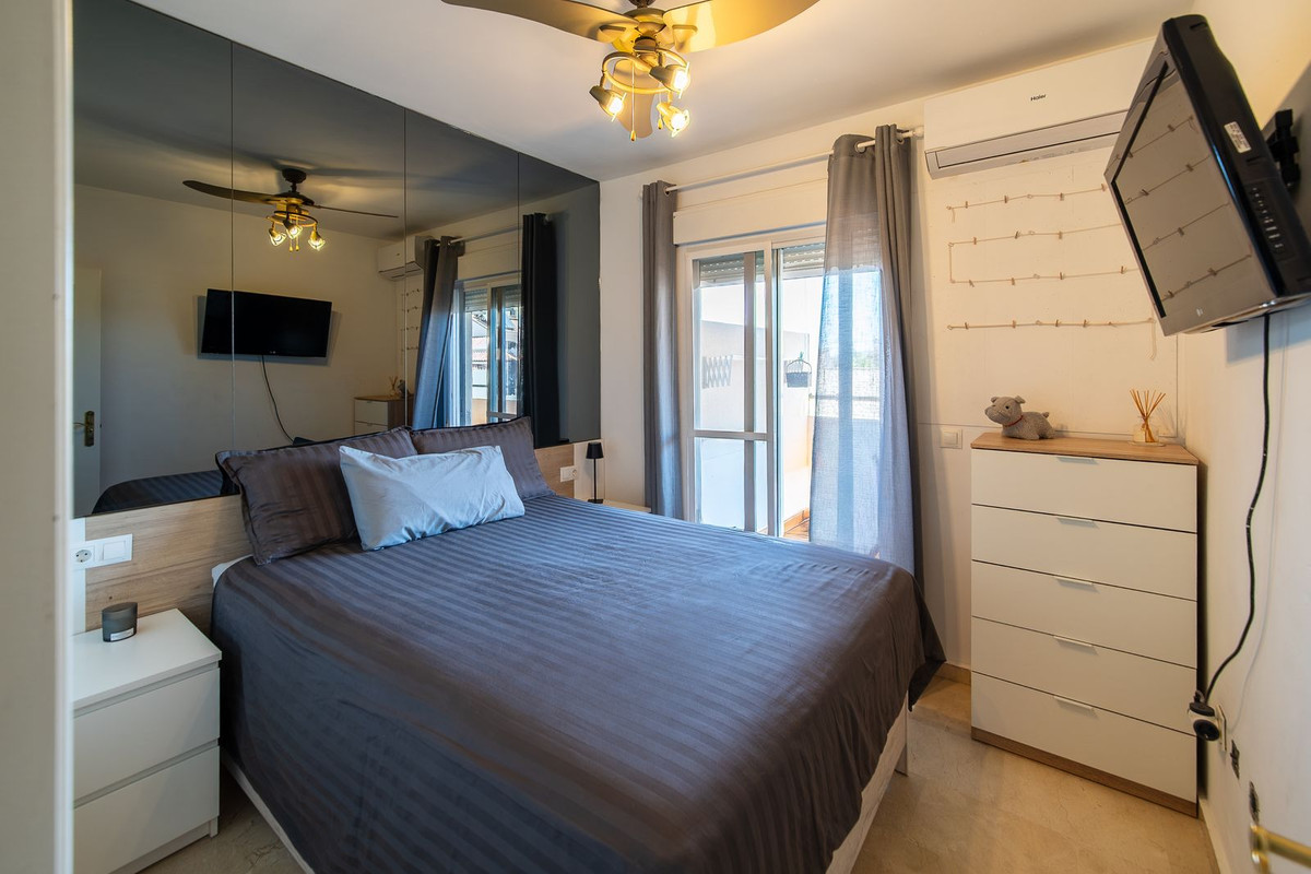 Se vende Apartamento Planta Media de 2 dormitorios en Costa Del Sol, Málaga, España