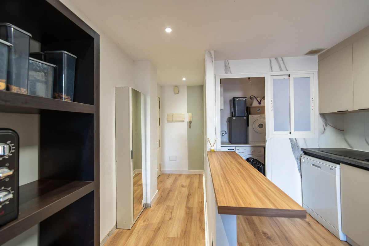 Se vende Apartamento Planta Media de 2 dormitorios en Costa Del Sol, Málaga, España
