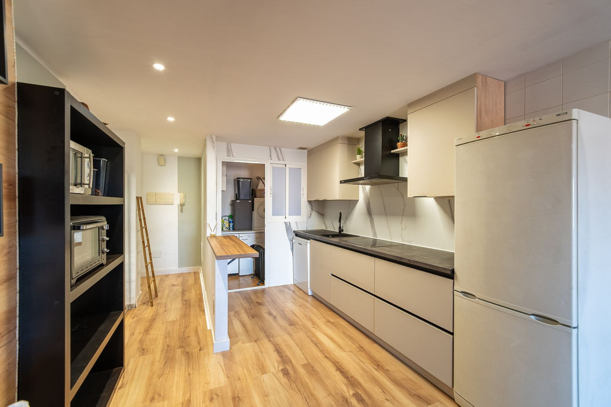 Se vende Apartamento Planta Media de 2 dormitorios en Costa Del Sol, Málaga, España