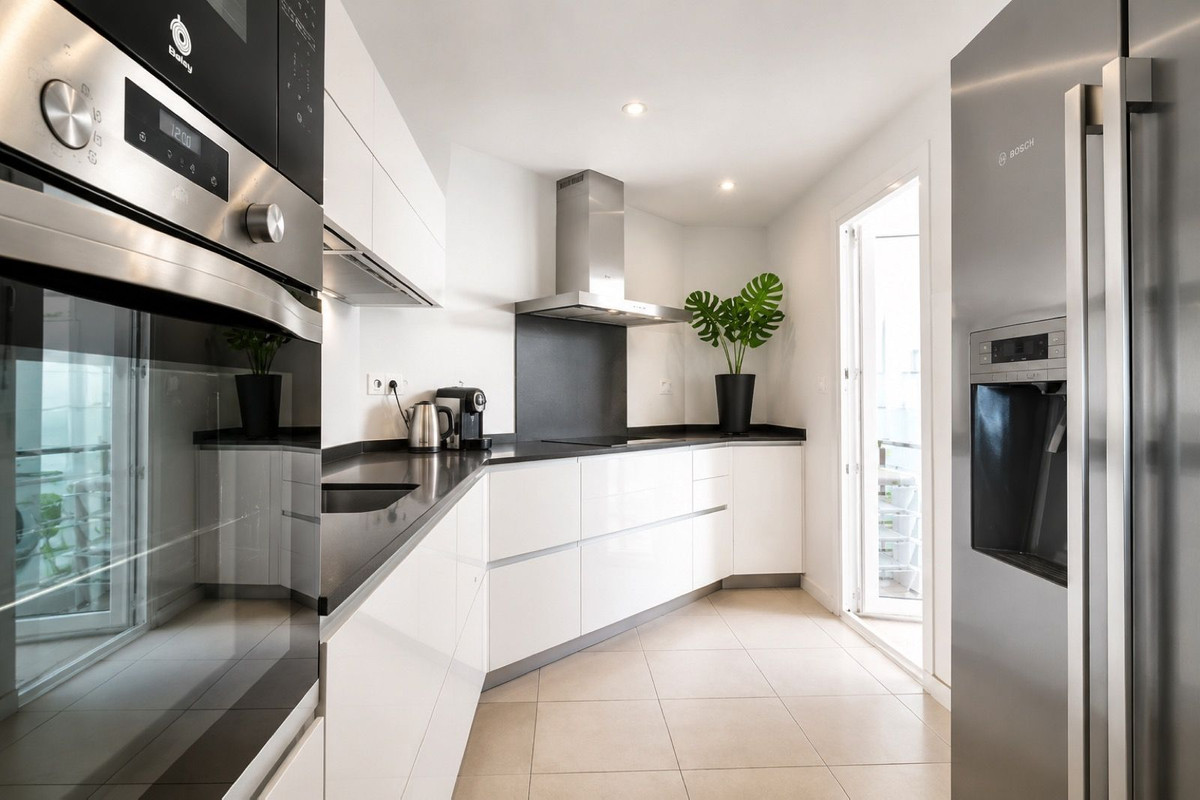Se vende Apartamento Planta Media de 3 dormitorios en Costa Del Sol, Málaga, España
