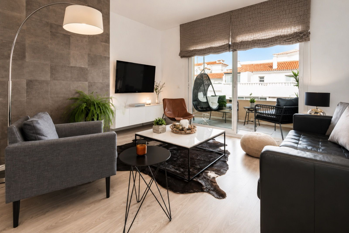 Se vende Apartamento Planta Media de 3 dormitorios en Costa Del Sol, Málaga, España