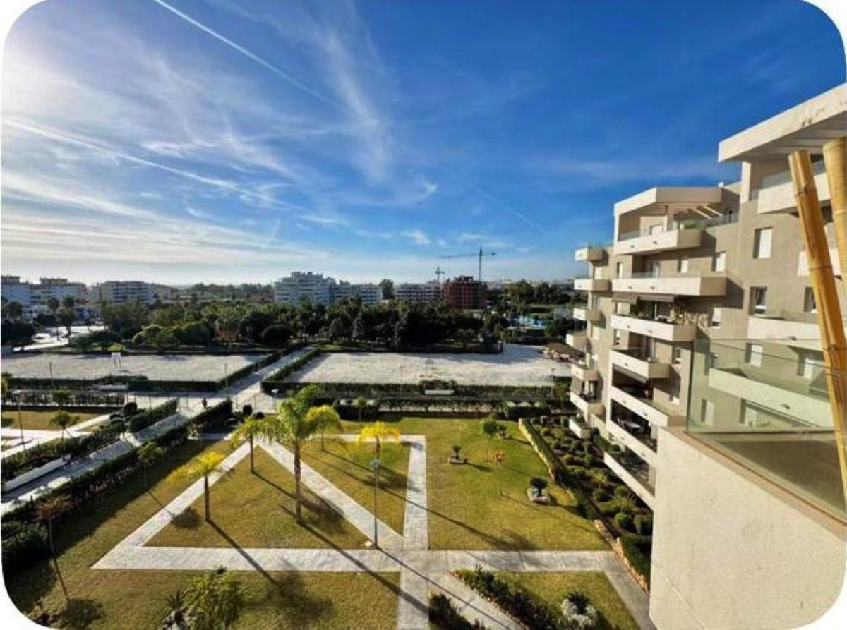 Se vende Apartamento Planta Media de 3 dormitorios en Costa Del Sol, Málaga, España