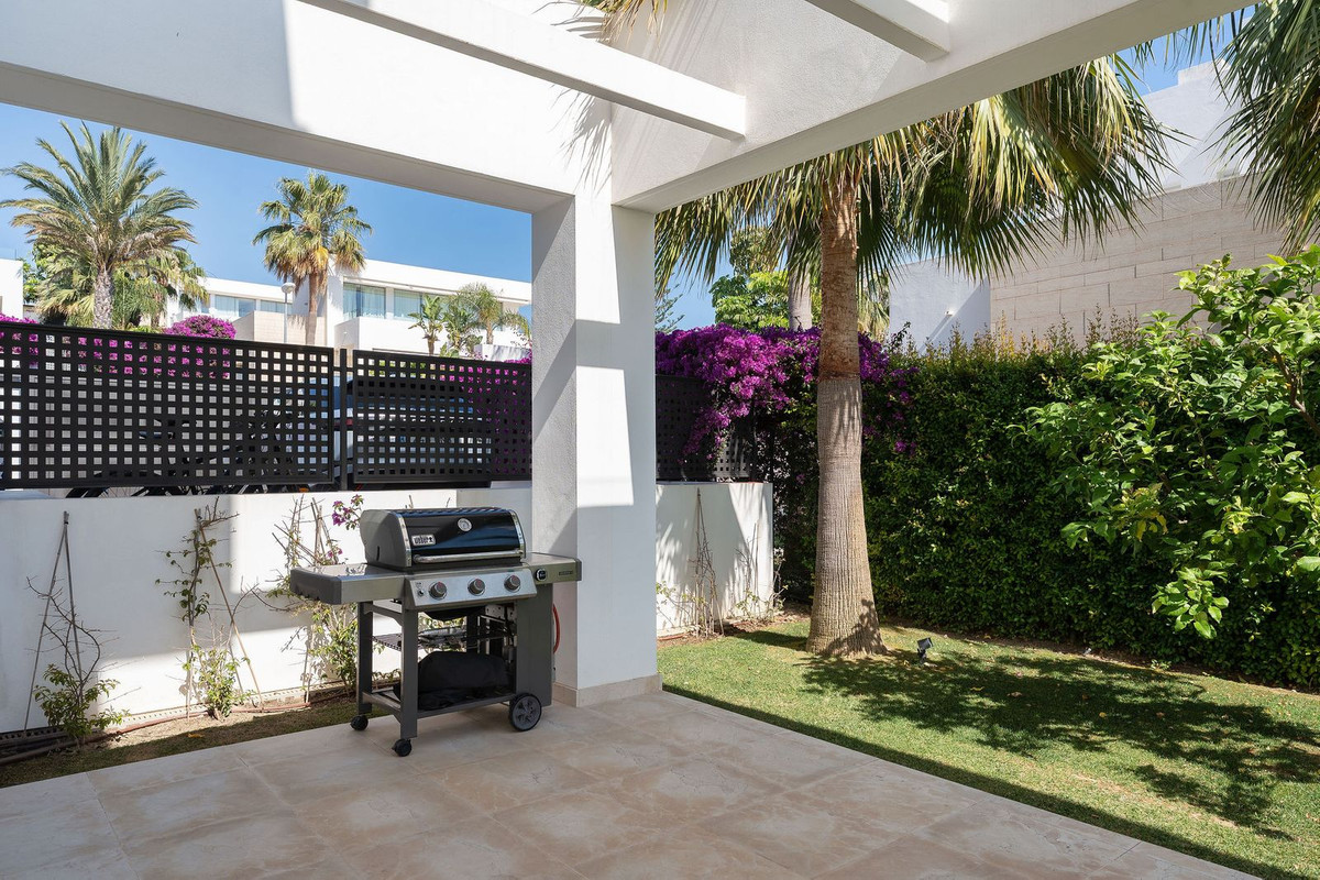 Se vende Villa - Chalet de 4 dormitorios en Costa Del Sol, Málaga, España