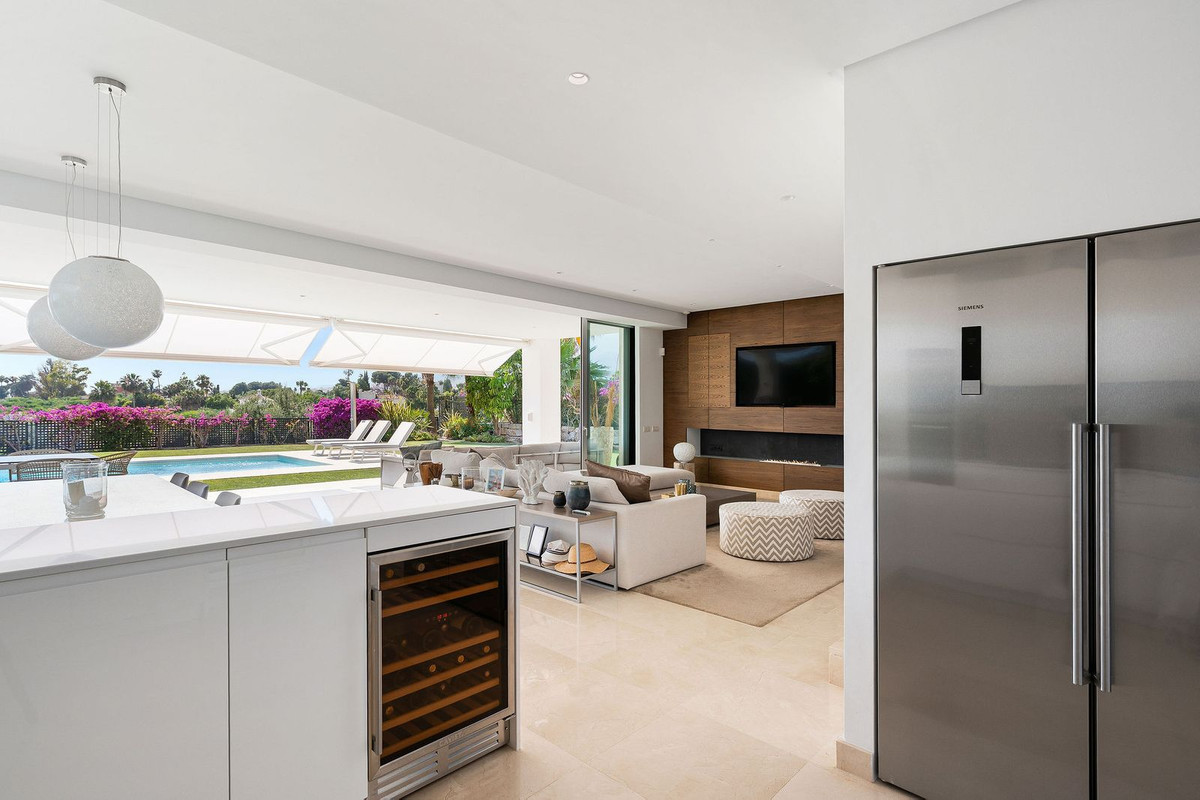 Se vende Villa - Chalet de 4 dormitorios en Costa Del Sol, Málaga, España