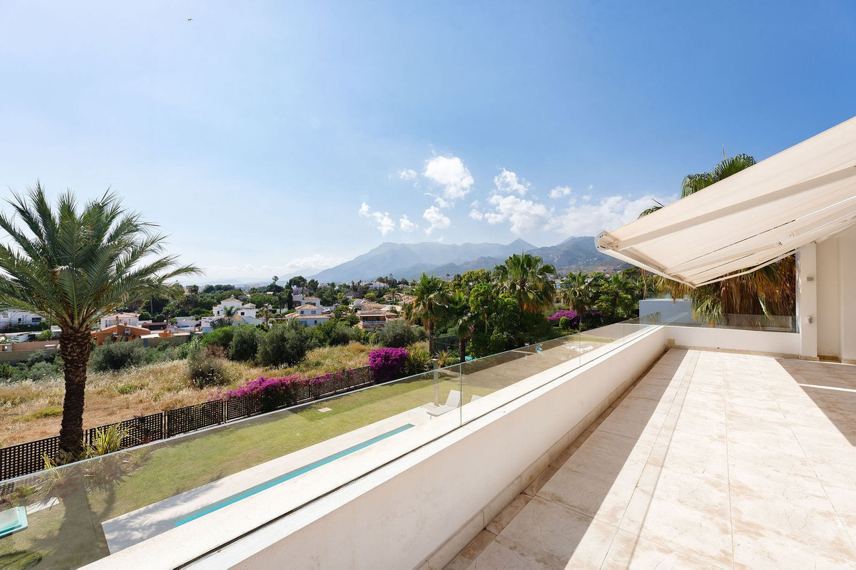 Se vende Villa - Chalet de 4 dormitorios en Costa Del Sol, Málaga, España