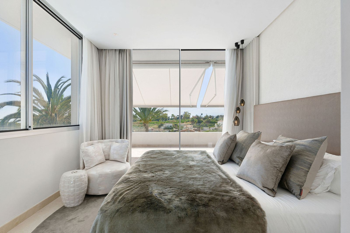 Se vende Villa - Chalet de 4 dormitorios en Costa Del Sol, Málaga, España
