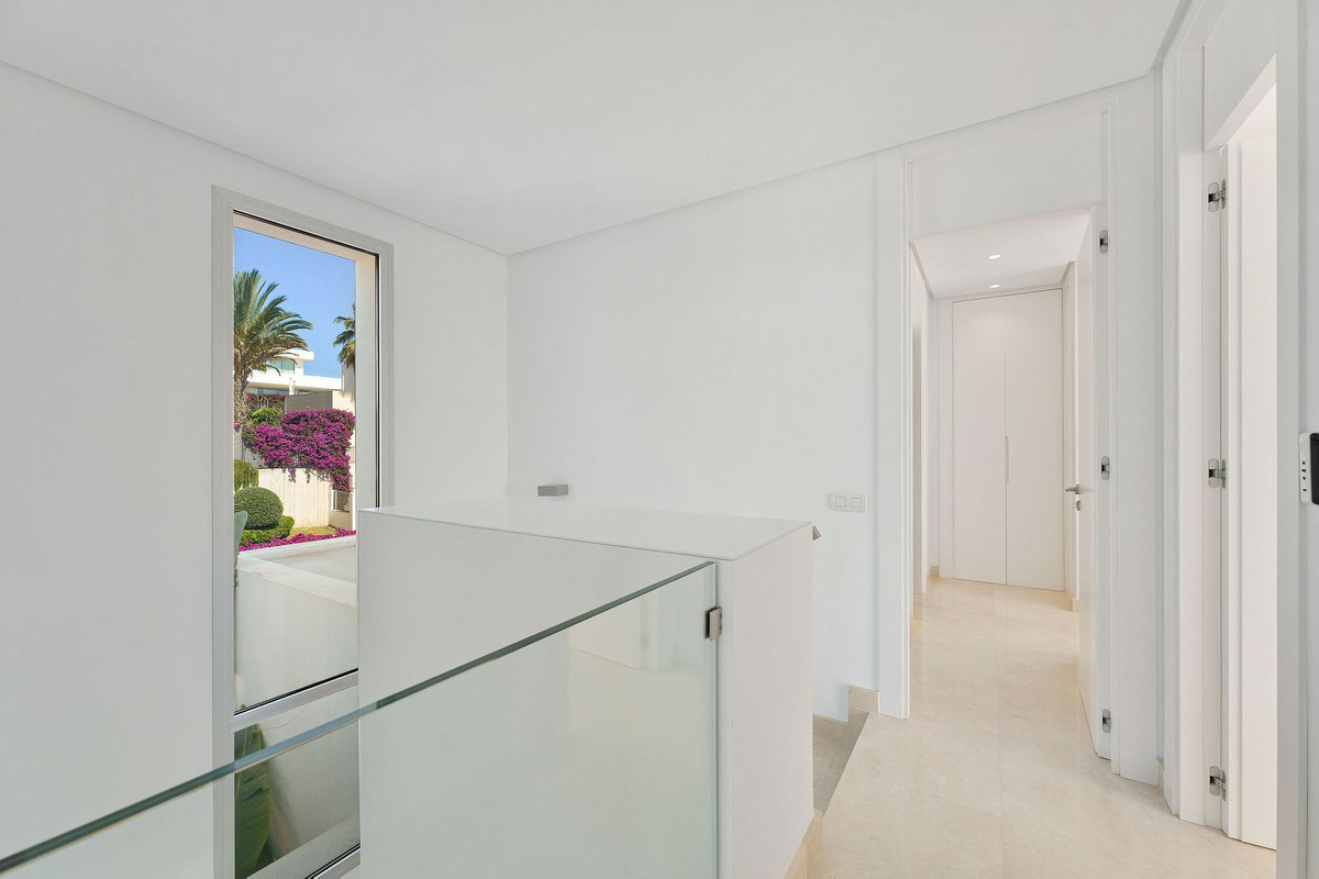 Se vende Villa - Chalet de 4 dormitorios en Costa Del Sol, Málaga, España