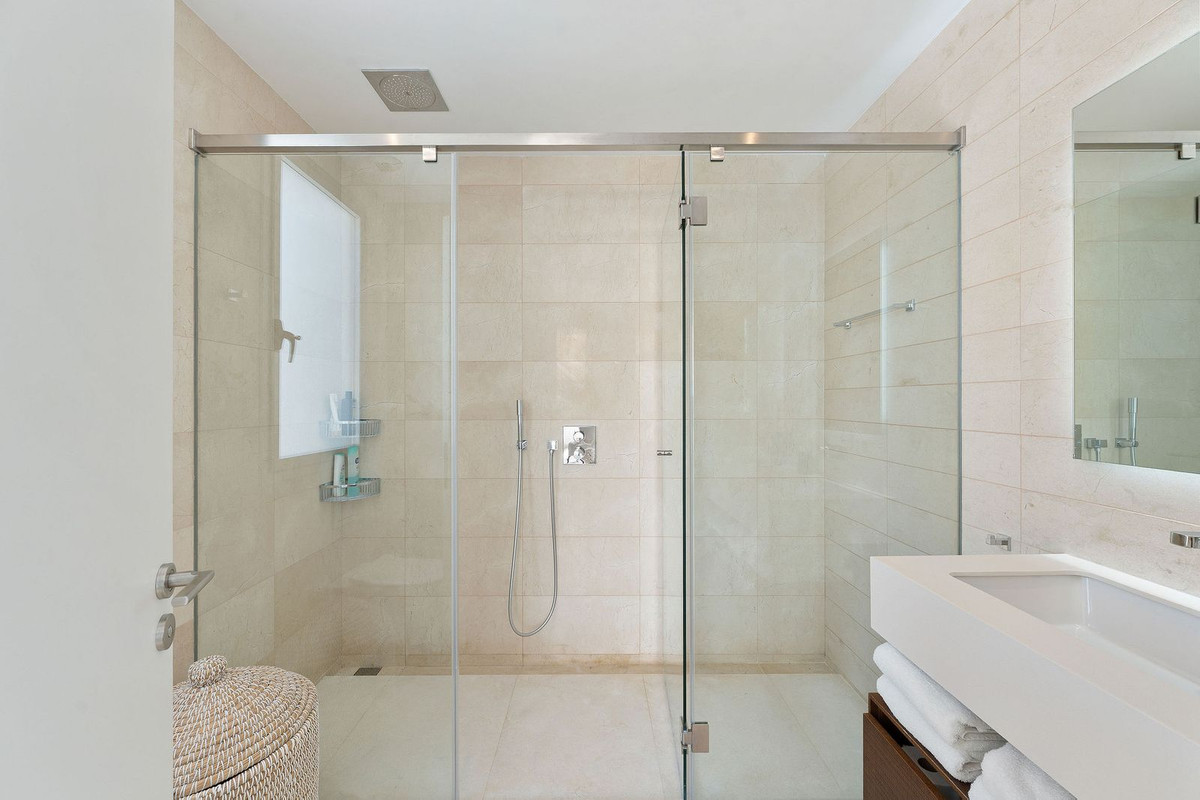 Se vende Villa - Chalet de 4 dormitorios en Costa Del Sol, Málaga, España