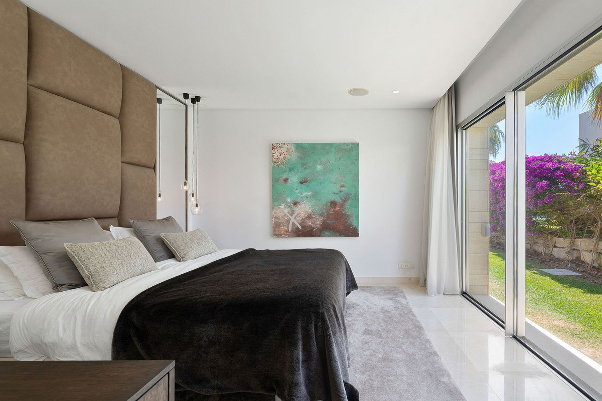 Se vende Villa - Chalet de 4 dormitorios en Costa Del Sol, Málaga, España