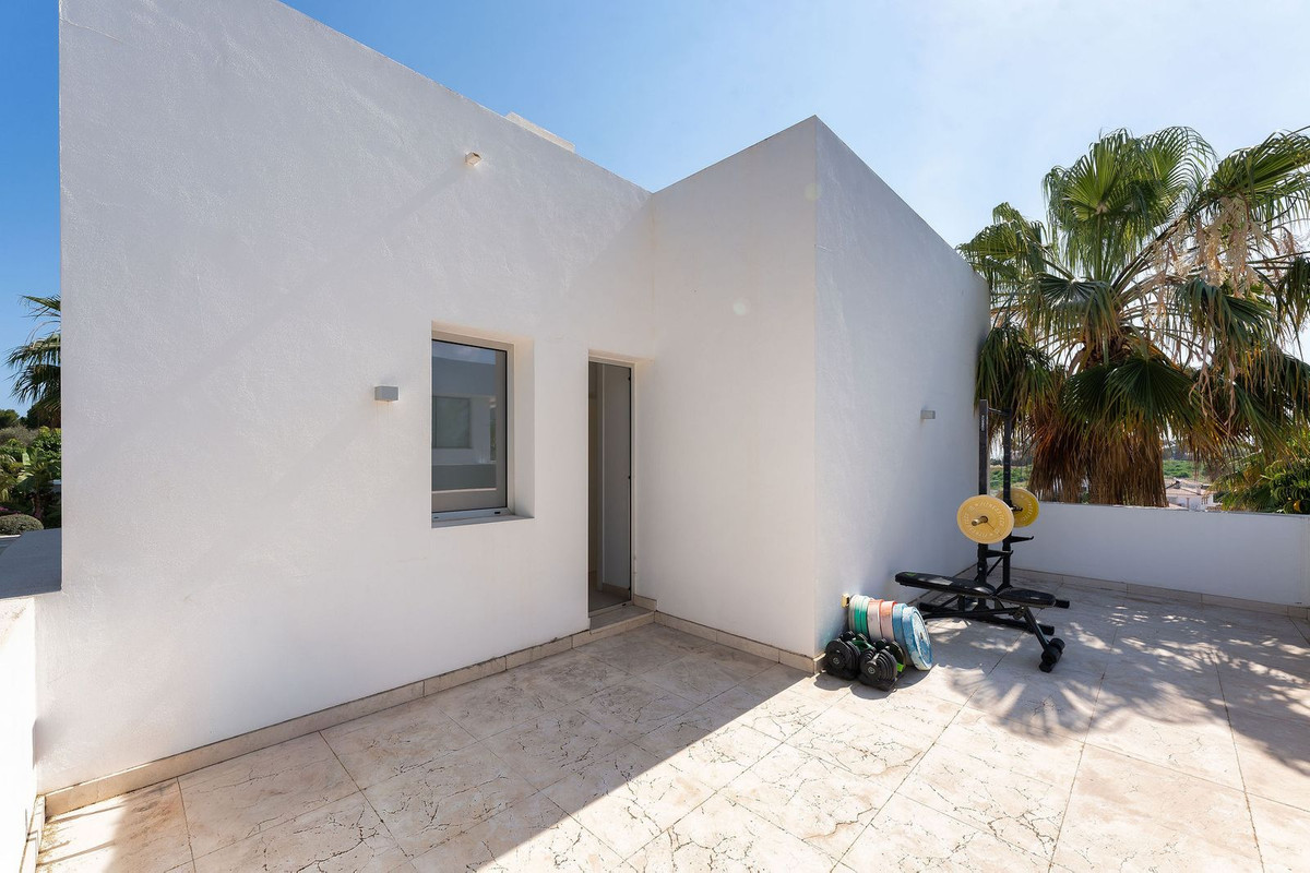 Se vende Villa - Chalet de 4 dormitorios en Costa Del Sol, Málaga, España