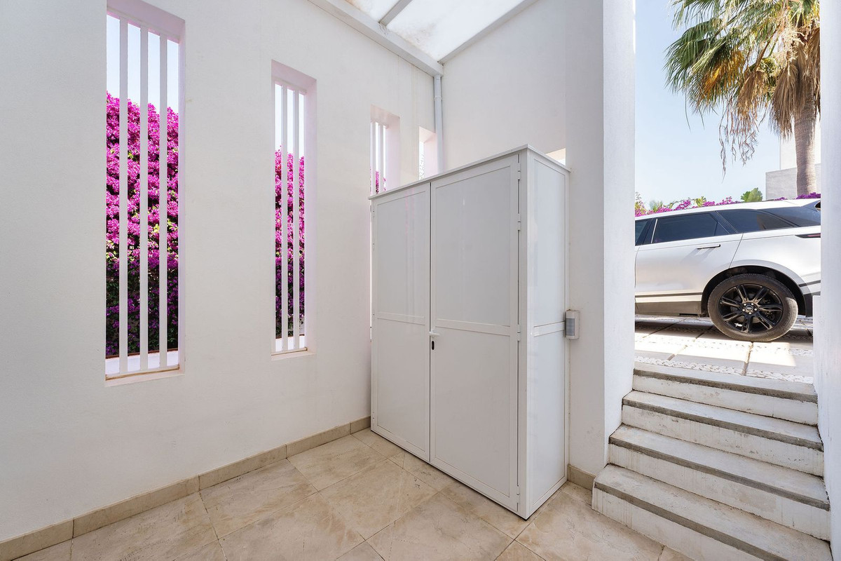 Se vende Villa - Chalet de 4 dormitorios en Costa Del Sol, Málaga, España