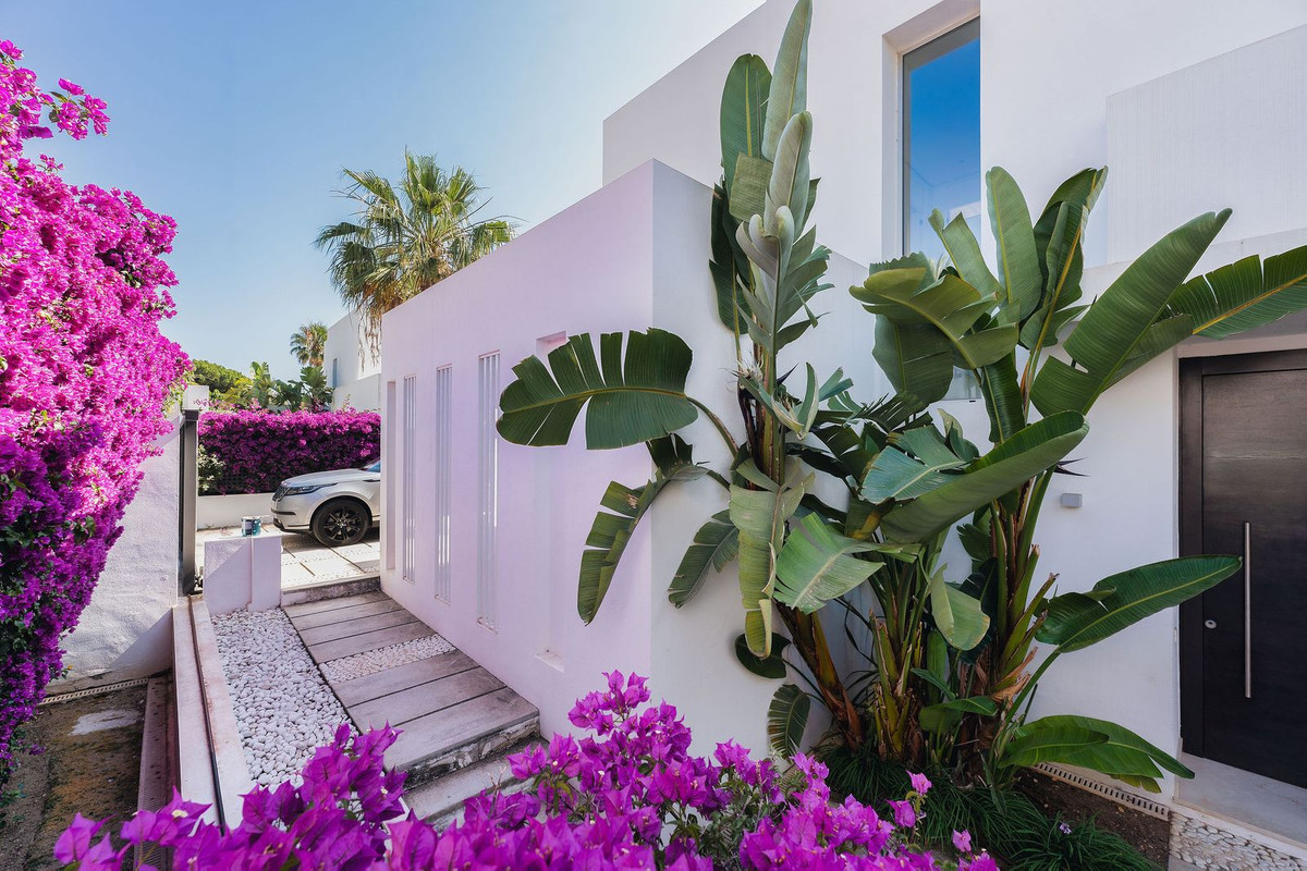 Se vende Villa - Chalet de 4 dormitorios en Costa Del Sol, Málaga, España