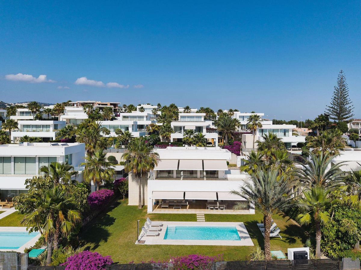 Se vende Villa - Chalet de 4 dormitorios en Costa Del Sol, Málaga, España