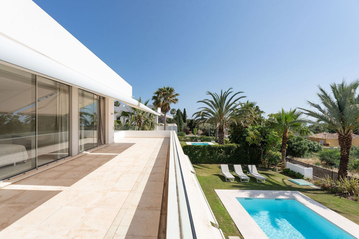 Se vende Villa - Chalet de 4 dormitorios en Costa Del Sol, Málaga, España