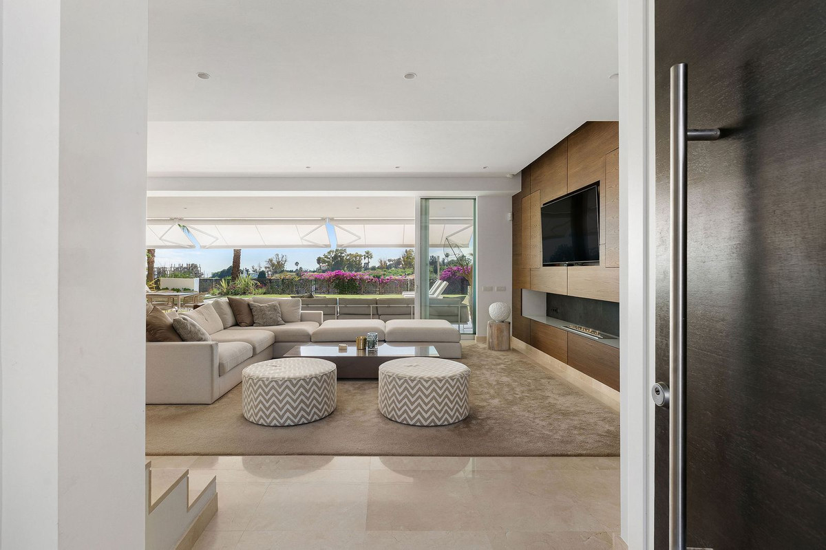 Se vende Villa - Chalet de 4 dormitorios en Costa Del Sol, Málaga, España